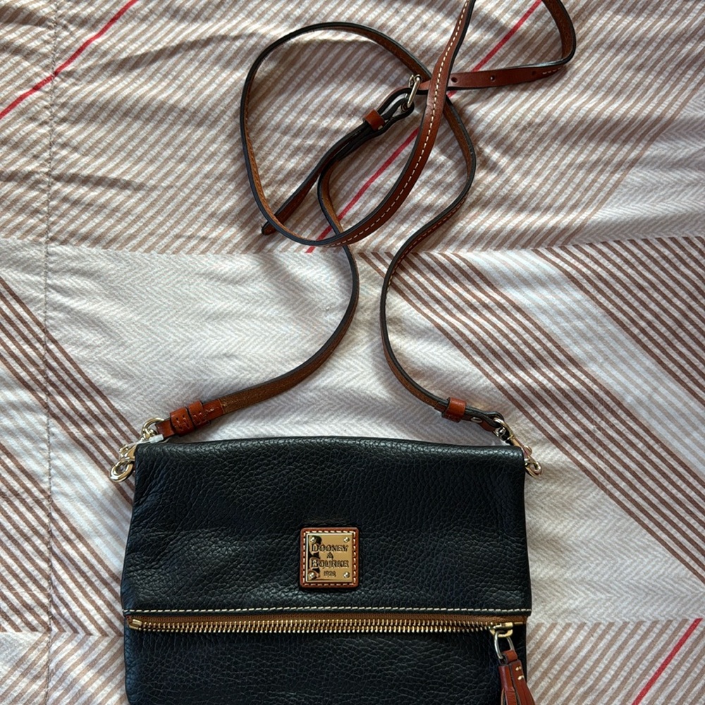 Dooney & Burke crossbody in black leather with gold hardware